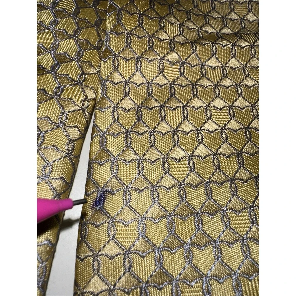 MENS CHARLES TYRWHITT TIE‎ 100% SILK GOLD BLUE HEART SHAPES-Read